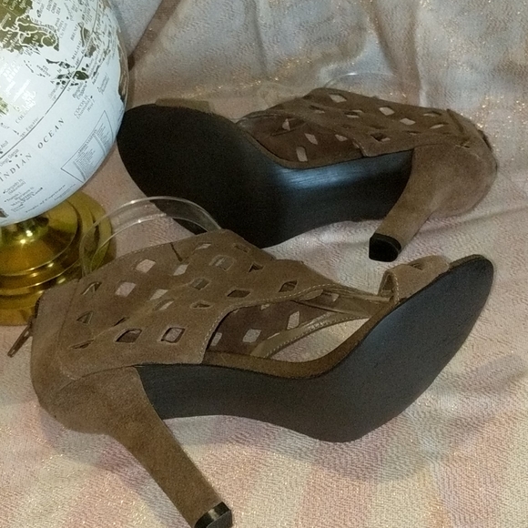 Suede Leather Sandal Heel Pristine Condition - Picture 3 of 6